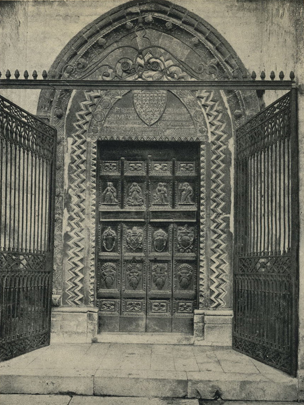 Альтамура. Собор. Двери и порталы в итальянской архитектуре