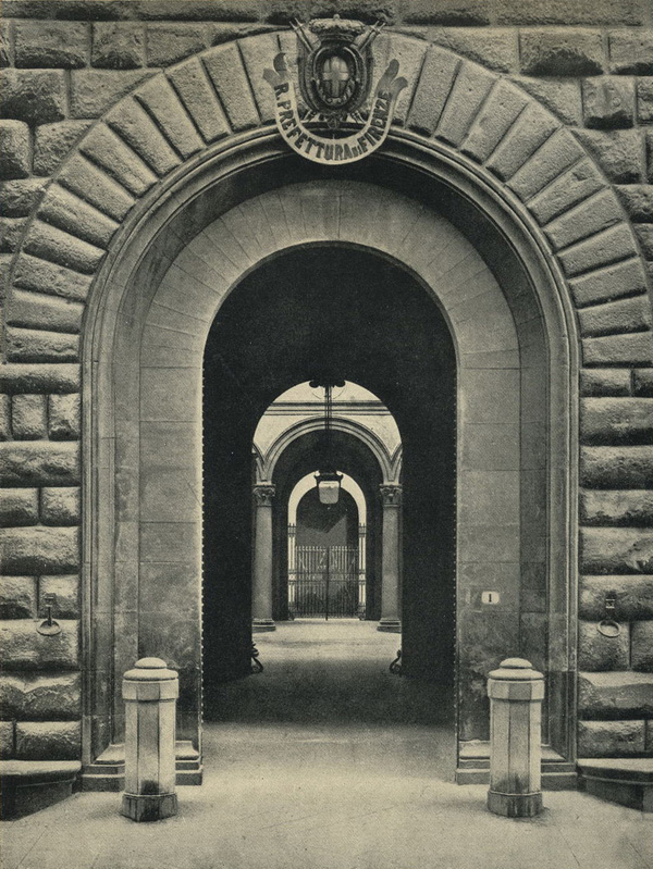 Флоренция. Дворец Рикарди. Двери и порталы в итальянской архитектуре