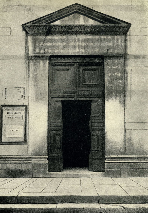 Лукка. Вход в церковь Сан Алессандро. Двери и порталы в итальянской архитектуре