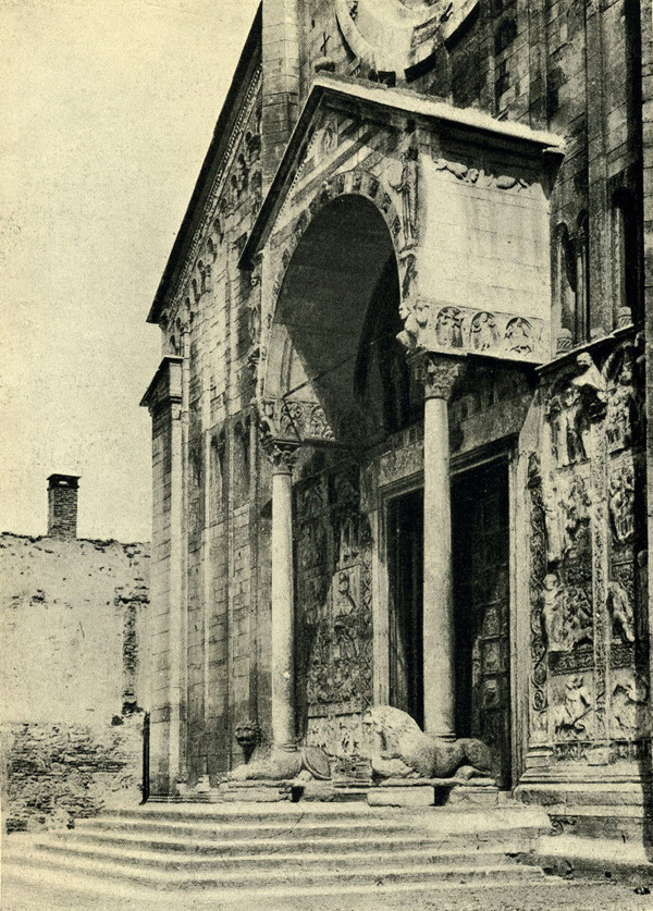 Верона. Портал церкви Сан Зено Маджоре. Двери и порталы в итальянской архитектуре