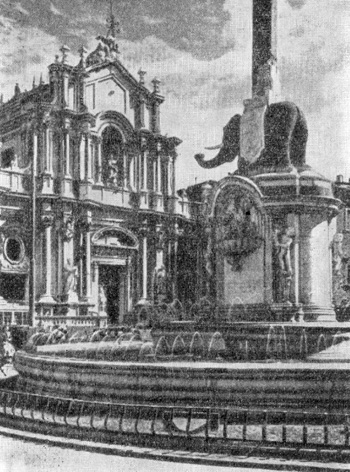 Барокко в архитектуре Италии. Катанья. Собор св. Агаты. Фасад и фонтан Слона, 1736 г., Дж. Ваккарини