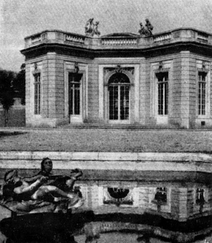 Архитектура Франции. Версаль. Малый Трианон, 1762—1768 гг., Ж. А. Габриэль: Французский павильон, 1751 г.