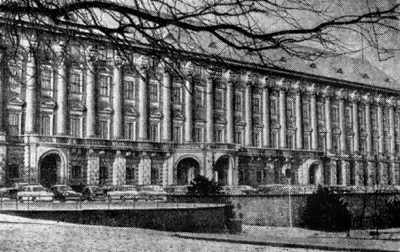 Архитектура Чехии: Прага. Дворец Черни, 1669—1747 гг., Ф. Каратти и др.