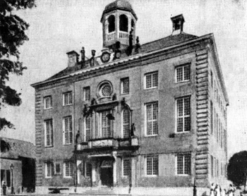 Архитектура Голландии: Энтхейзен, ратуша, 1688 г. С. Веннекул, общий вид