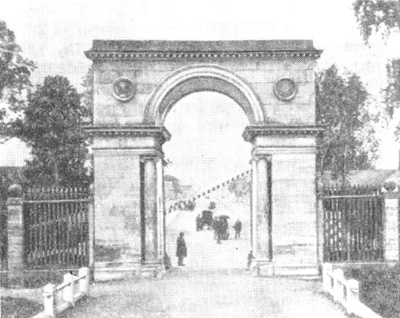 Архитектура Латвии: Рига. Триумфальные ворота, 1815—1817 гг.