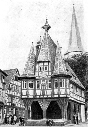Архитектура Германии эпохи Возрождения: Михельштадт в Оденвальде. Ратуша, 1484 г.