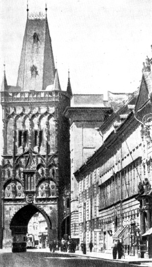 Архитектура Чехии эпохи Возрождения: Прага. Пороховая башня, 1475—1477 гг. М. Рейзек