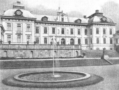Архитектура Швеции: Дротнингхольм. Дворец близ Стокгольма, 1660—1670 гг., Н. Тессин Старший и Н. Тессин Младший. Фасад со стороны парка